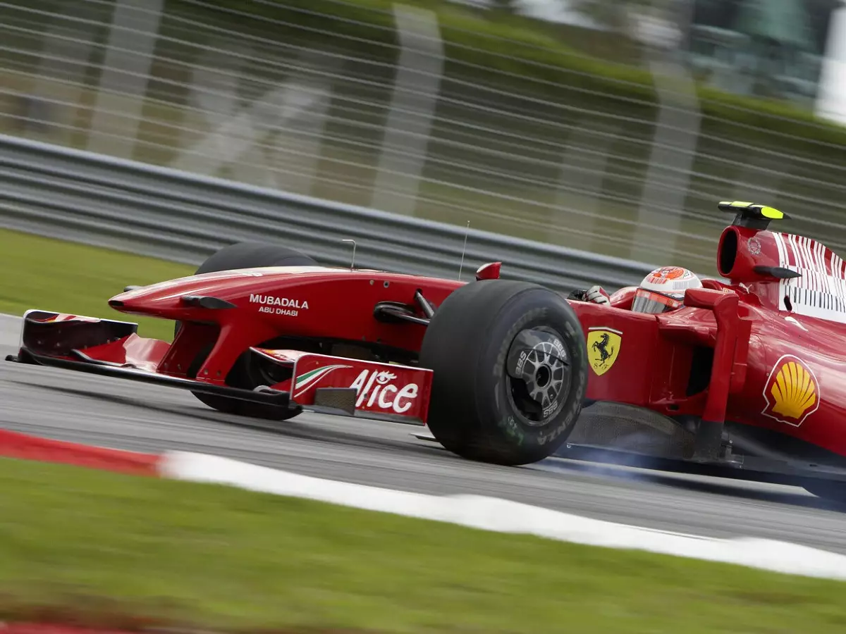 Kimi Räikkönen Foto zur News: Kimi Räikkönen: Ferrari ist auch nicht anders als andere Teams
