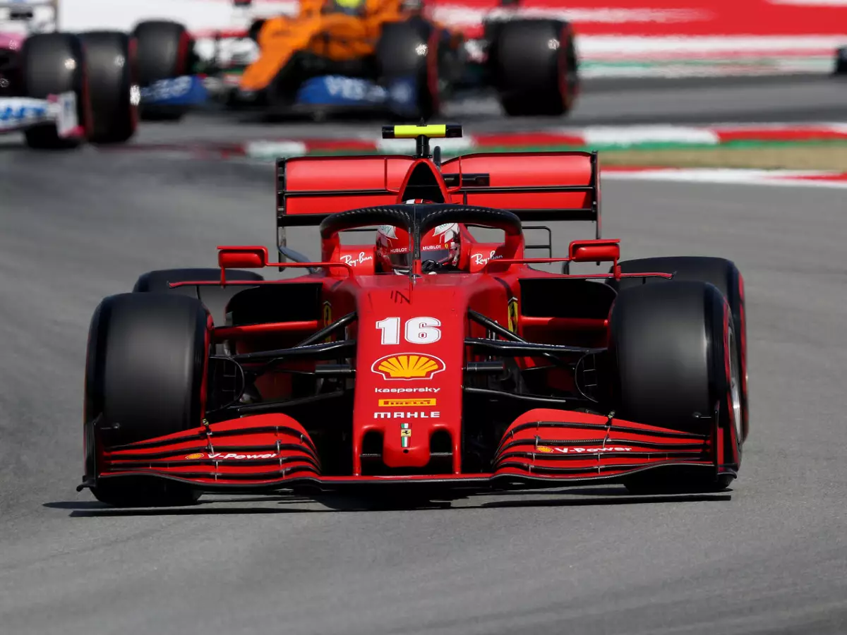 Charles Leclerc Foto zur News: Warum Charles Leclerc trotz Duell-Sieg gegen Vettel so unzufrieden ist