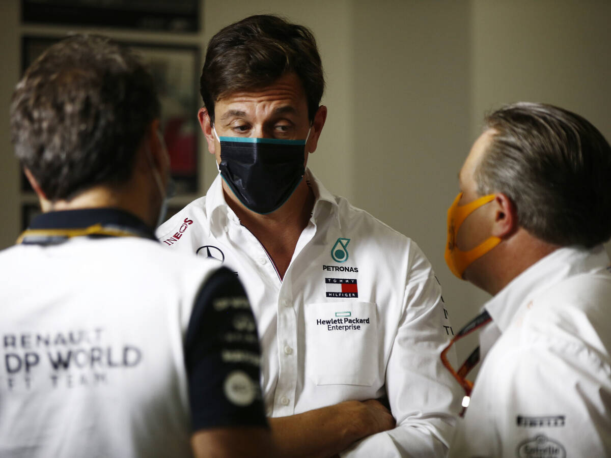 Foto zur News: Toto Wolff nimmt FIA-Brief sportlich: "Eine Herausforderung"