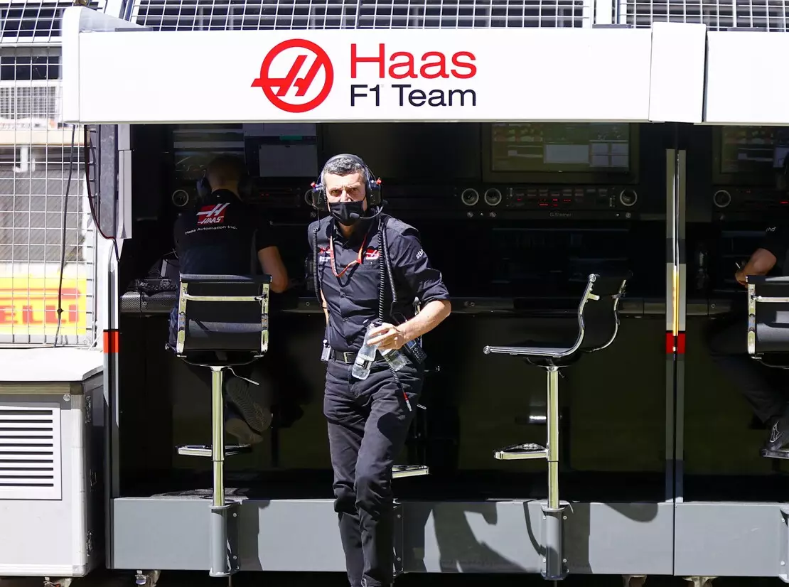 Günther Steiner Foto zur News: Warum Haas das Concorde-Agreement unterschrieben hat
