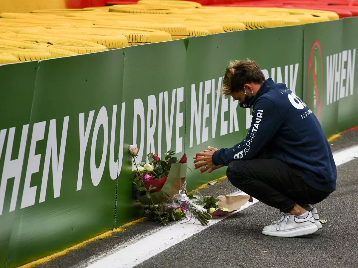 Pierre Gasly Foto zur News: Ein Jahr nach Hubert-Unfall: FIA verstärkt Reifenstapel in Kurve 4