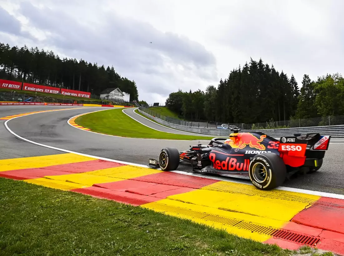 Foto zur News: Mercedes-Bestzeit in Spa, aber: Max Verstappen ist dran!