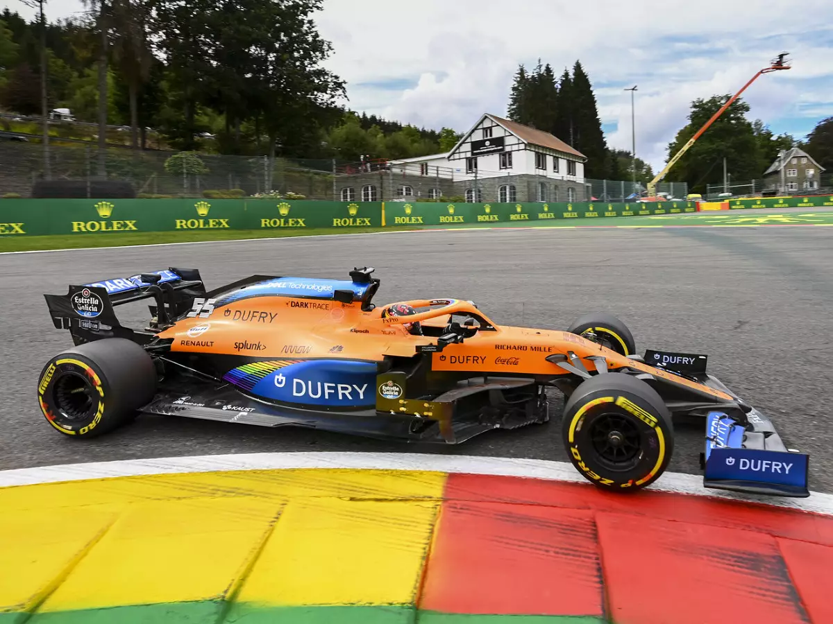 Carlos Sainz Foto zur News: Carlos Sainz: Racing Point und Renault zu schnell für McLaren