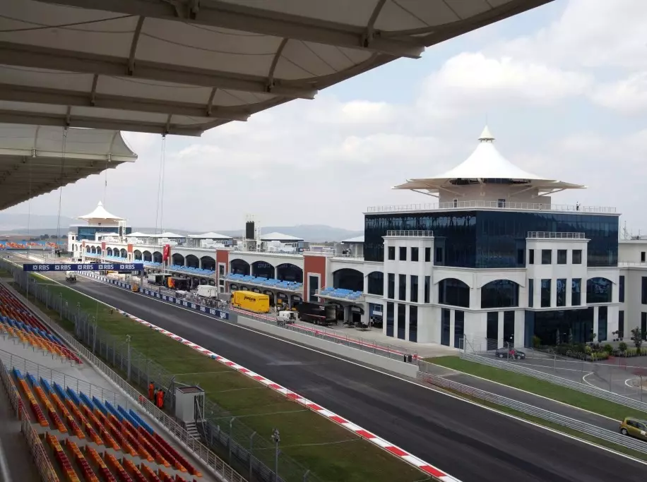Istanbul Foto zur News: Grand-Prix-Veranstalter in der Türkei will 100.000 F1-Fans vor Ort zulassen