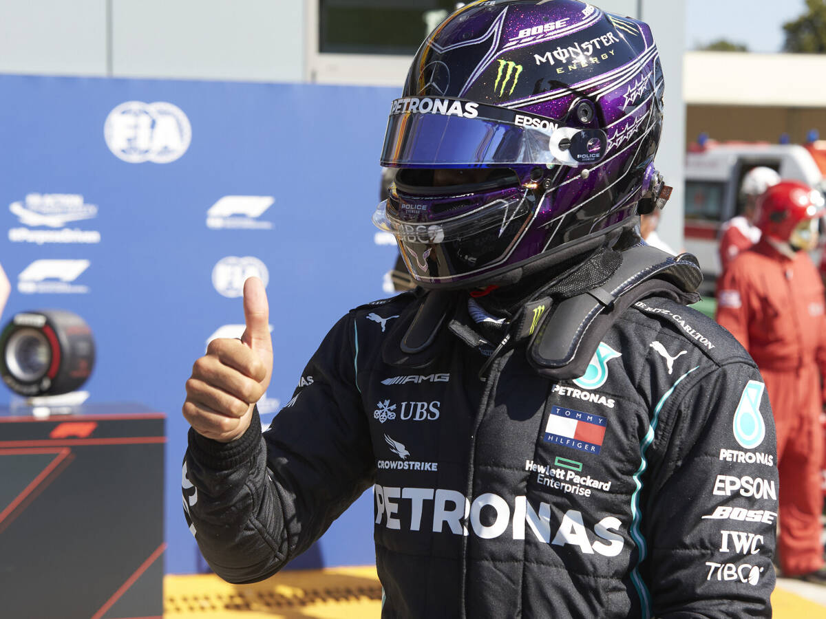 Foto zur News: Mercedes trotzt dem Chaos: Taktik "auf den Punkt", lobt Hamilton