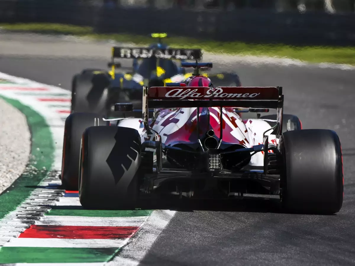 Foto zur News: Esteban Ocon: Seine Sicht zum Duell mit Kimi Räikkönen