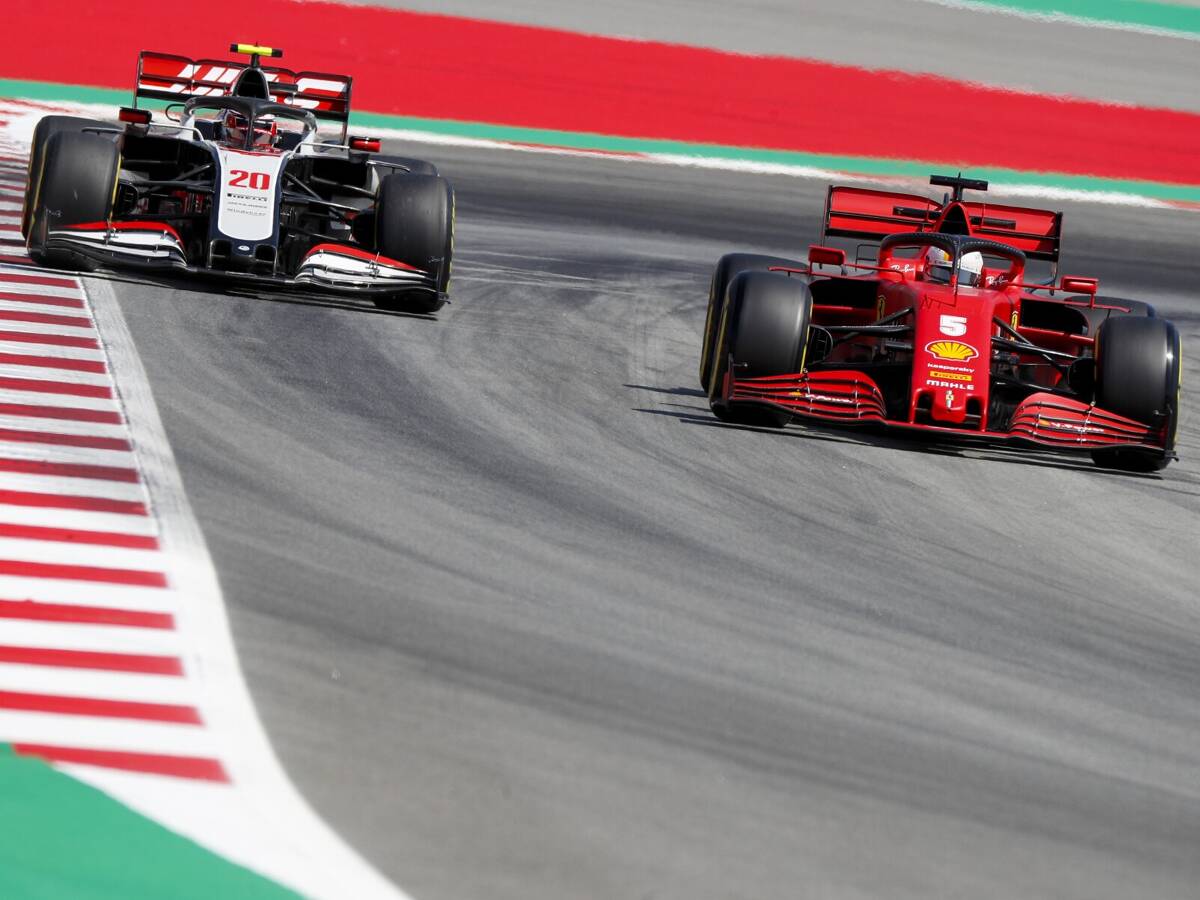 Foto zur News: Steiner über Ferrari: "Kann nur noch vorwärts gehen"