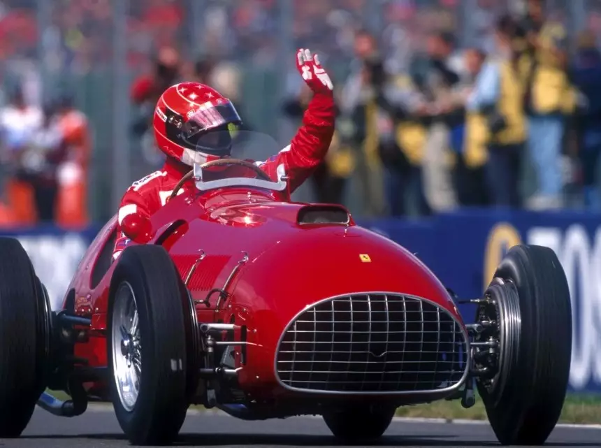 Michael Schumacher, Ferrari 375 von 1951 Foto zur News: Für Jubiläumsrennen: Ferrari ändert Farbdesign der Autos!