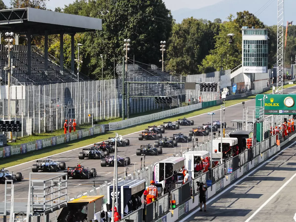 Lewis Hamilton Foto zur News: Nach Monza: Reverse-Grid-Rennen wieder ganz oben auf der Agenda
