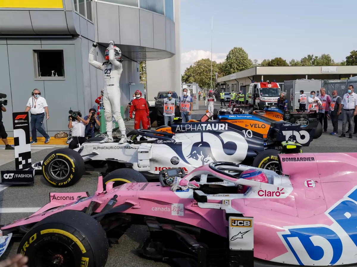 Foto zur News: Nicholas Latifi im Parc ferme: "Wo ist denn bitte der Mercedes?"