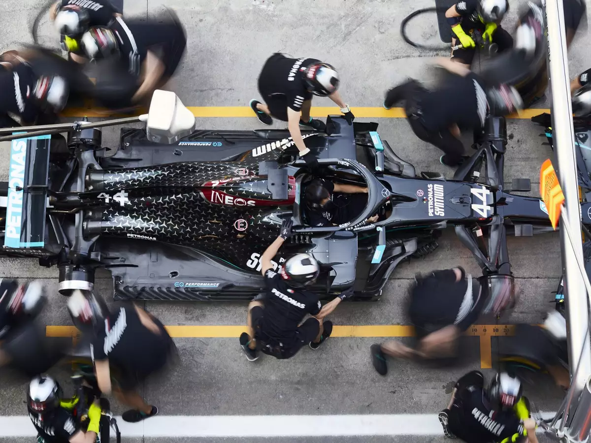 Lewis Hamilton Foto zur News: Neue Software: Mercedes zieht Konsequenzen aus Monza-Debakel