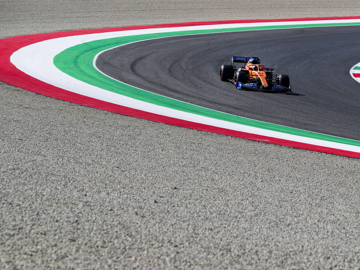 Foto zur News: Carlos Sainz: Die FIA muss von Strecken wie Mugello lernen!