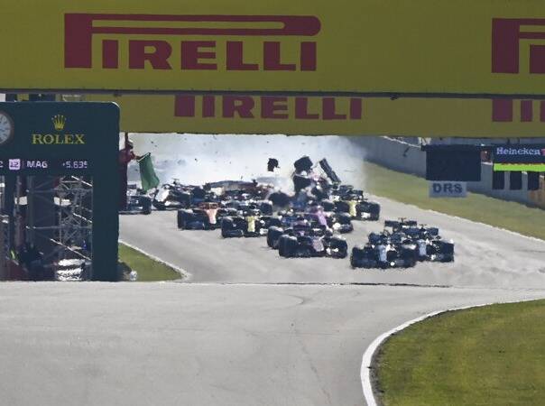 Foto zur News: Re-Start-Chaos: Mercedes war das Problem vor dem Rennen bewusst
