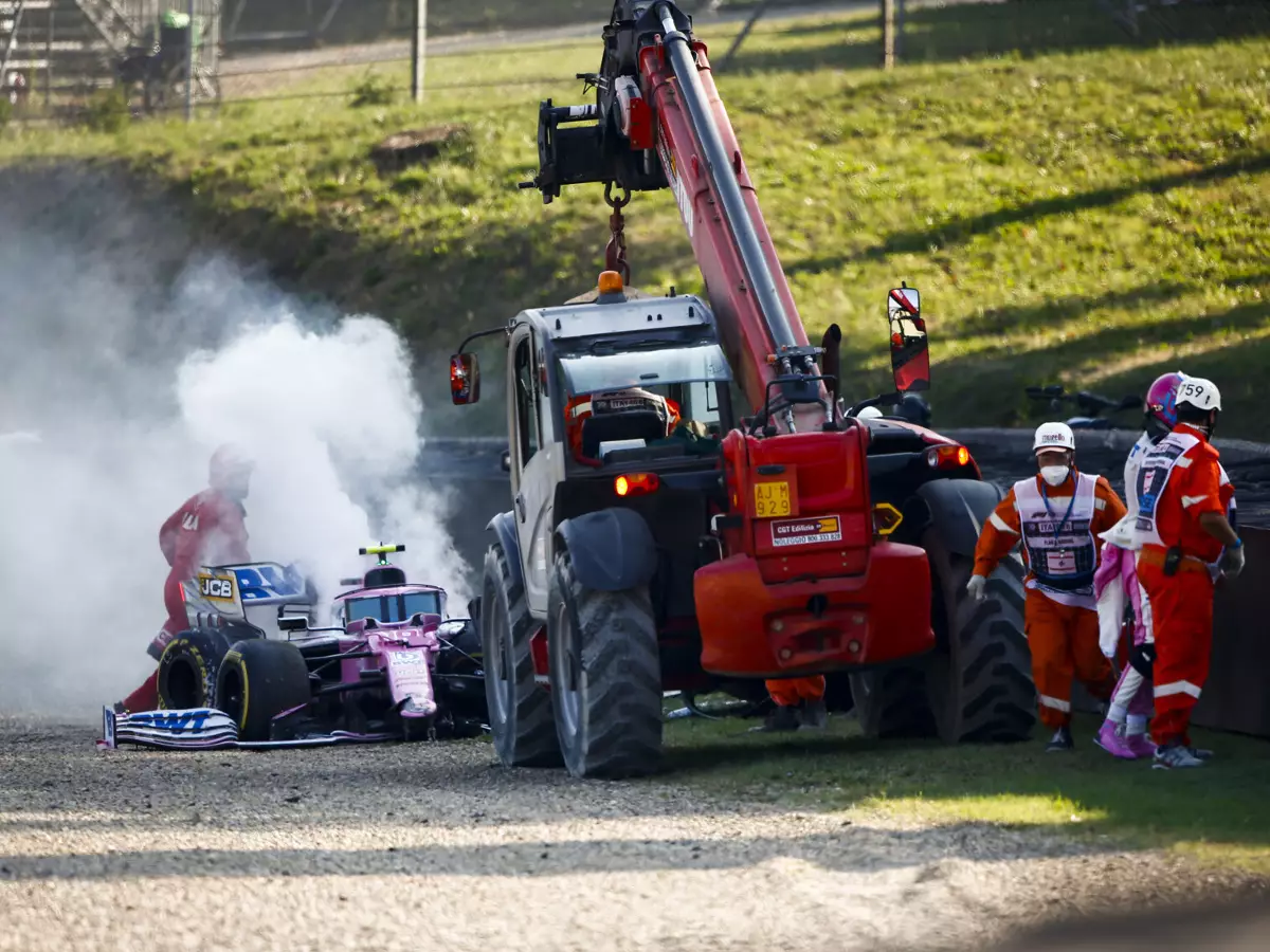 Foto zur News: Racing Point vermutet Wrackteil als Ursache für Stroll-Reifenschaden