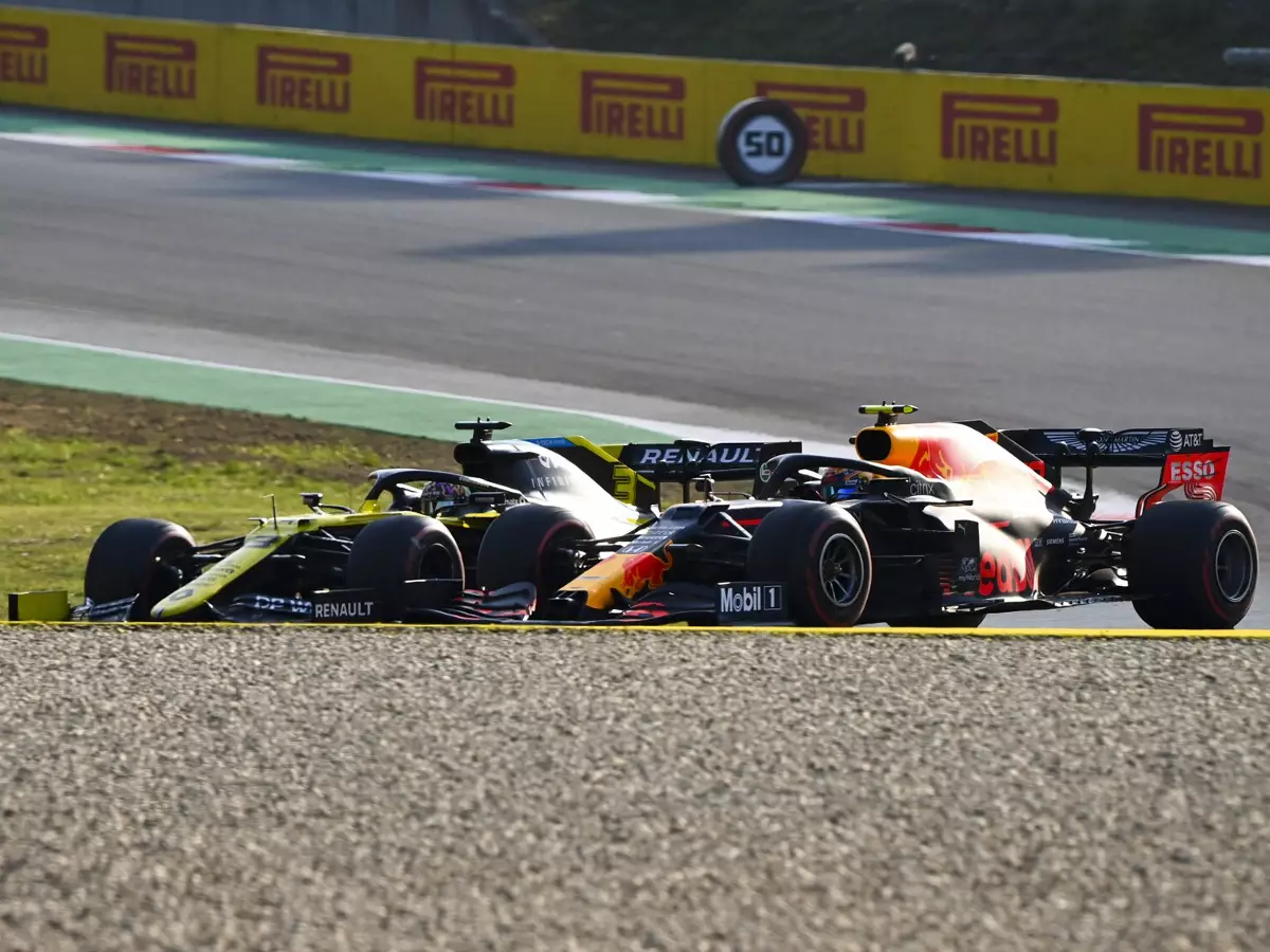 Daniel Ricciardo, Alexander Albon Foto zur News: "Frustrierend": Ricciardo rätselt über Albons Pace am Rennende