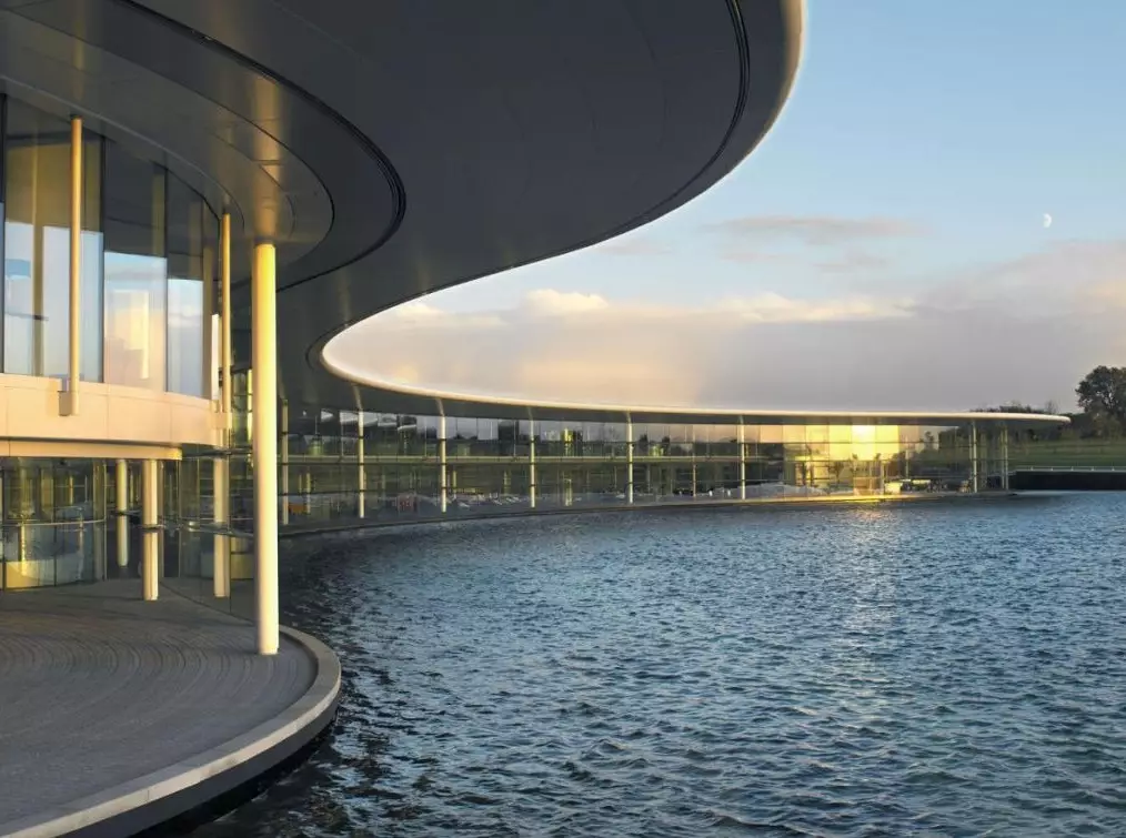 Woking Foto zur News: "Sehr gute Entscheidung": McLaren bestätigt geplanten Fabrikverkauf