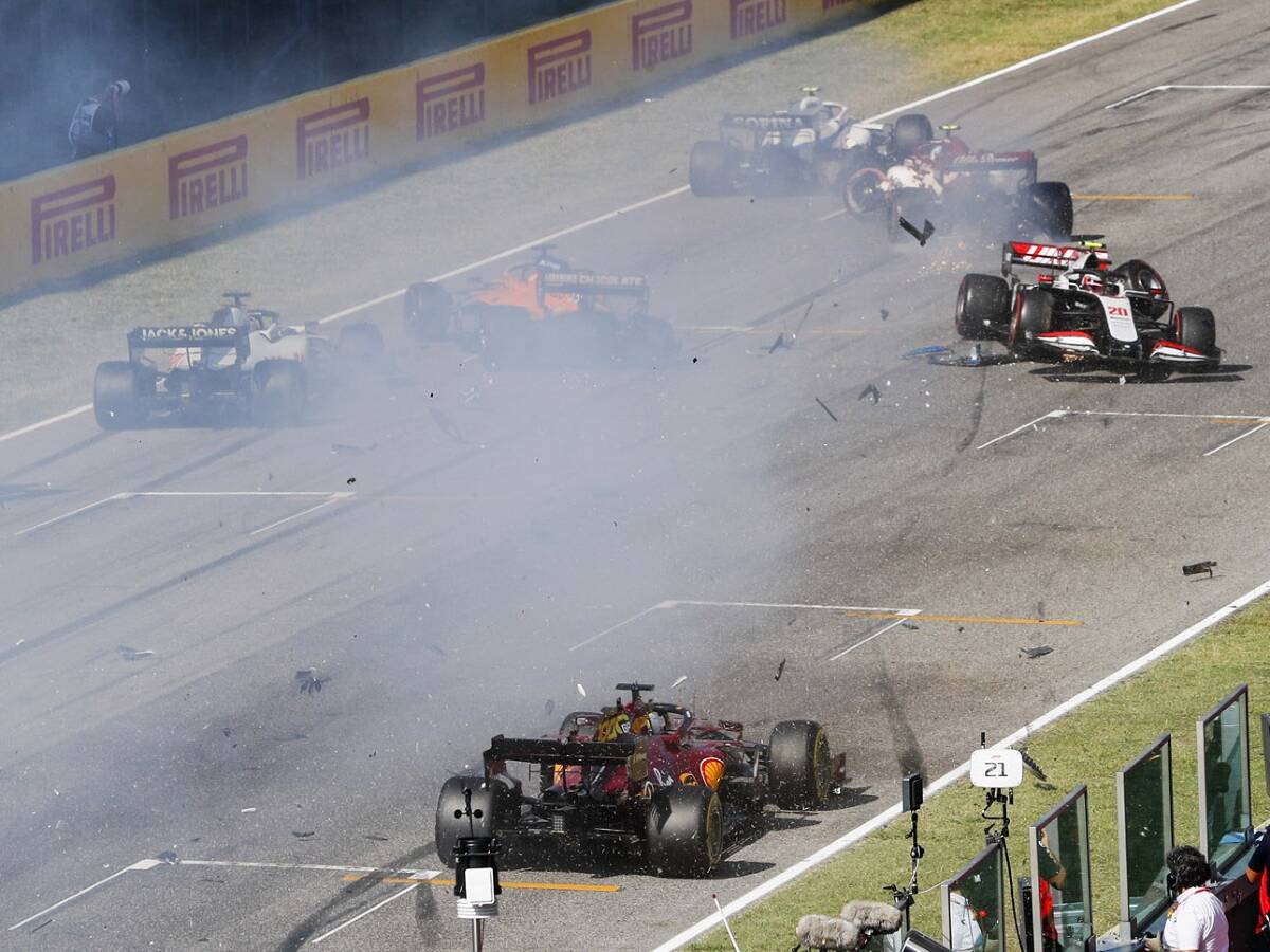 Foto zur News: Mercedes erklärt: So kam es zum Crash beim Re-Start in Mugello