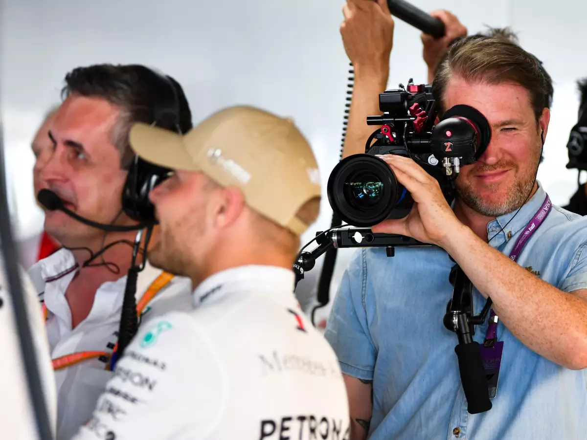 Valtteri Bottas Foto zur News: Schlechtes Omen vor Sotschi: Netflix-Crew begleitet Mercedes
