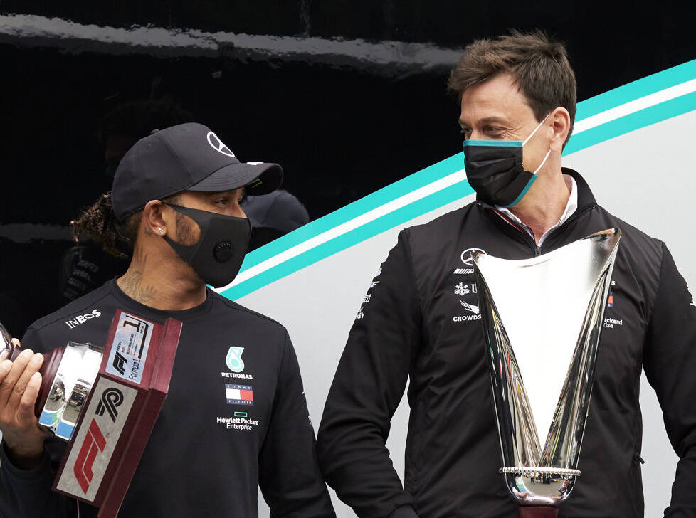 Foto zur News: Lewis Hamilton zu Red Bull? Toto Wolff: "Sag niemals nie!"