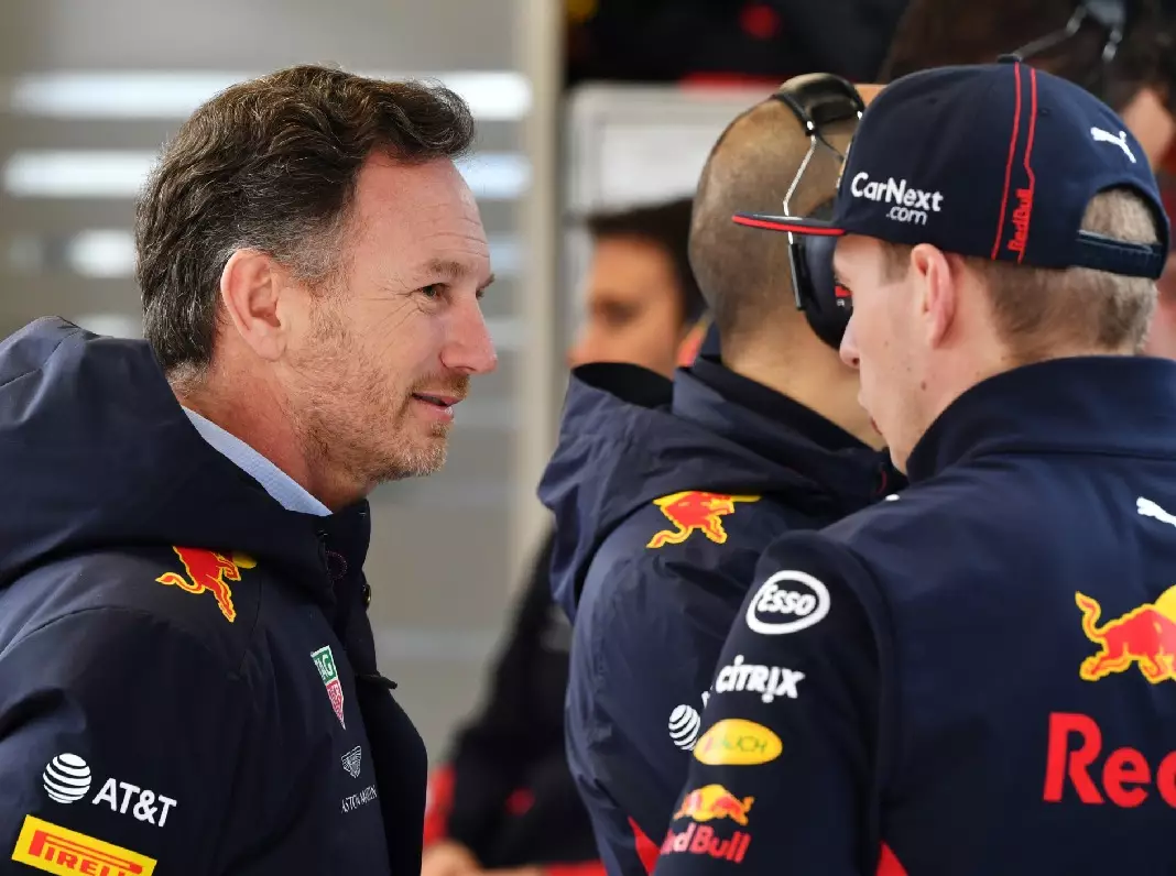 Christian Horner, Max Verstappen Foto zur News: Horner: Verstappen hat keine motorbezogene Ausstiegsklausel