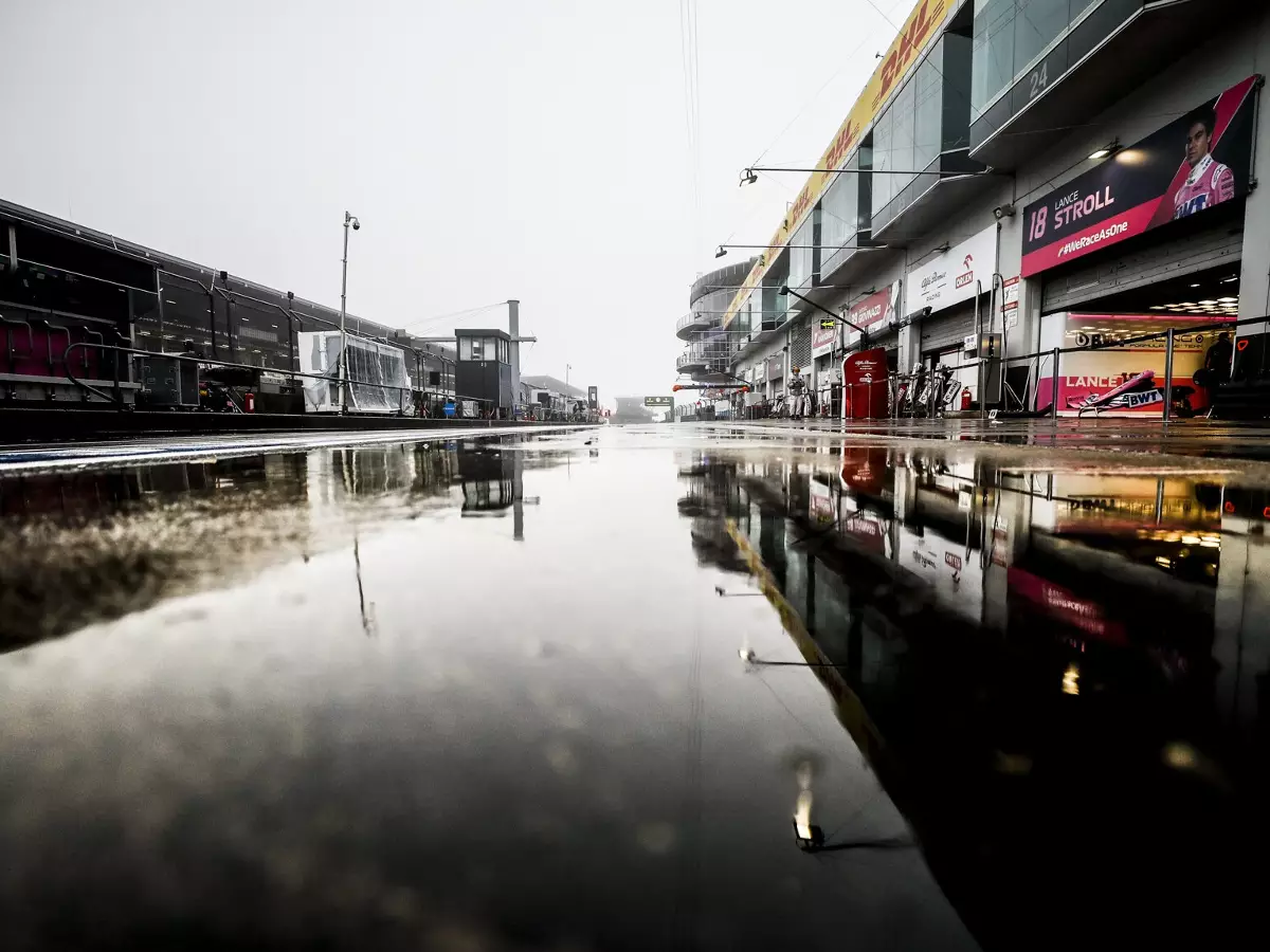 Foto zur News: Warum das Formel-1-Debüt von Mick Schumacher ins Wasser gefallen ist!