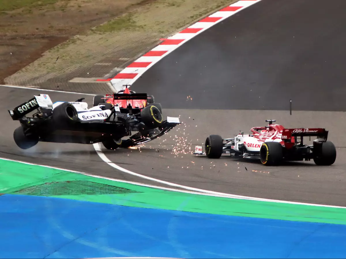 Foto zur News: "Scheiß Wochenende" zum Rekord: Kein Kuchen für Kimi Räikkönen!