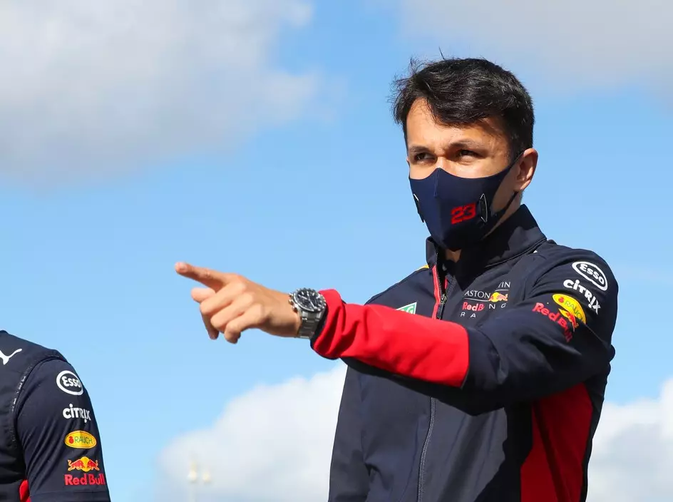 Foto zur News: Alexander Albon: Keine Verhandlungen mit anderen Teams als Red Bull