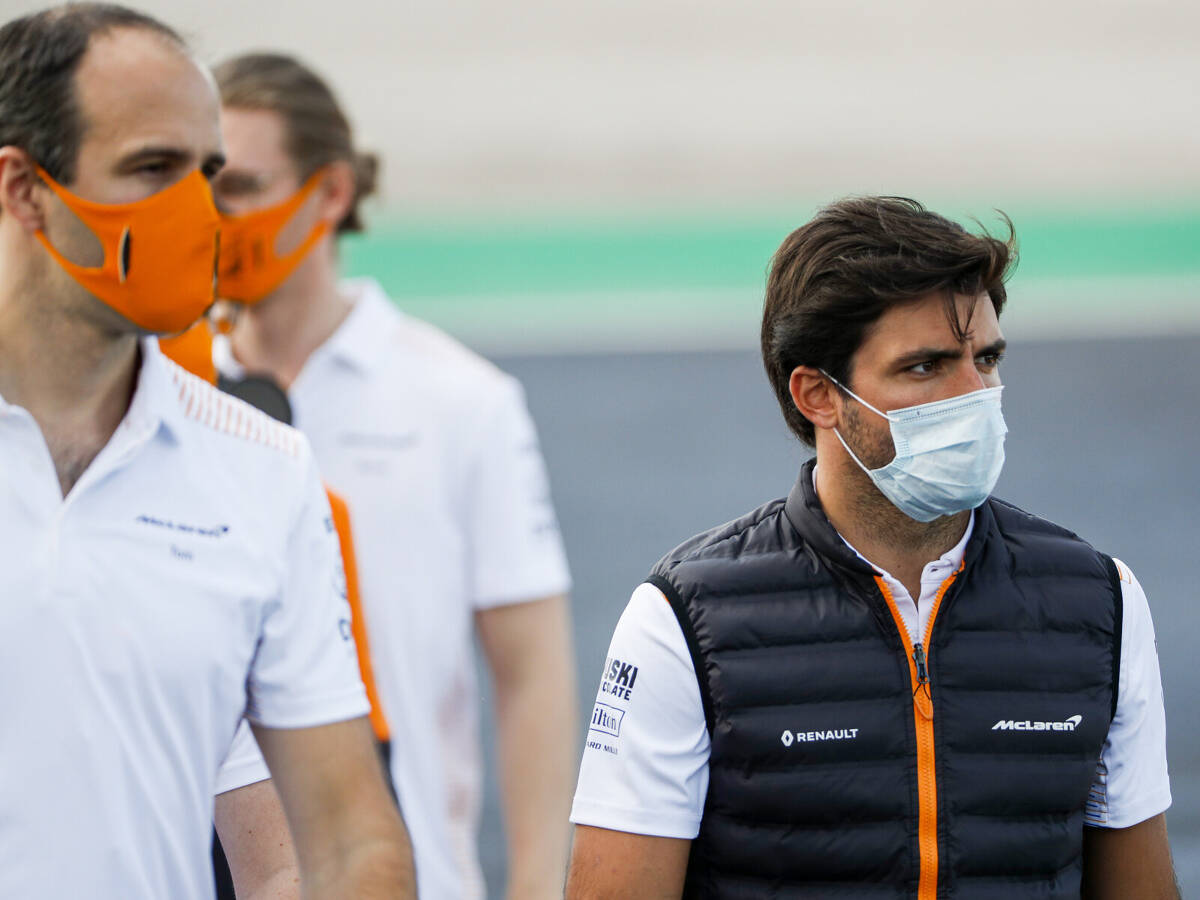 Foto zur News: Sainz über Witze der McLaren-Mechaniker: "Wer zuletzt lacht ..."