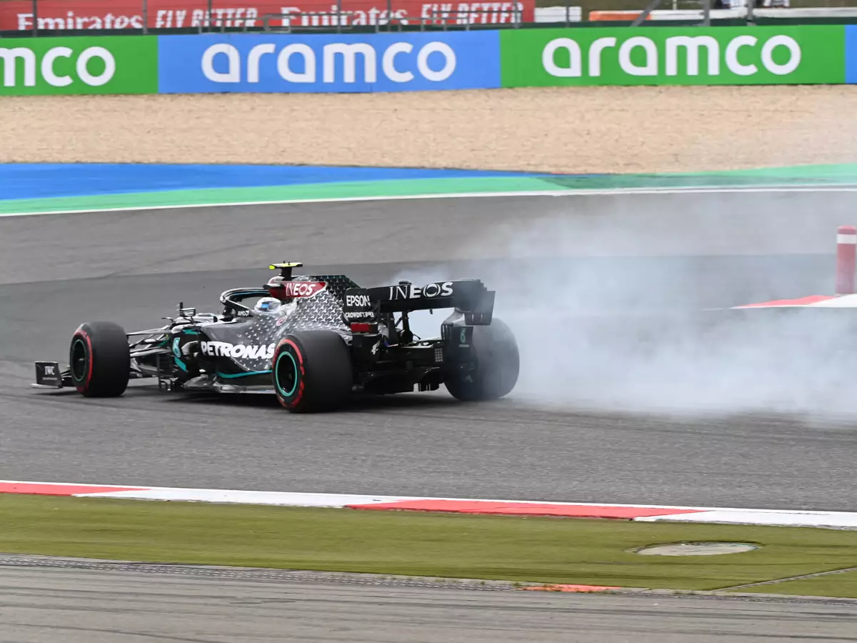 Foto zur News: Keine Strafe: Neue Steuerelektronik sowohl bei Bottas als auch Hamilton