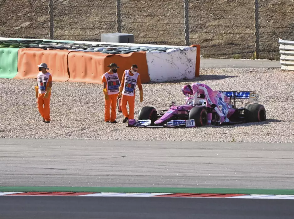 Foto zur News: F1 Portimao 2020: "Behinderter Vollidiot, Mongo" - Verstappen tobt nach Crash!