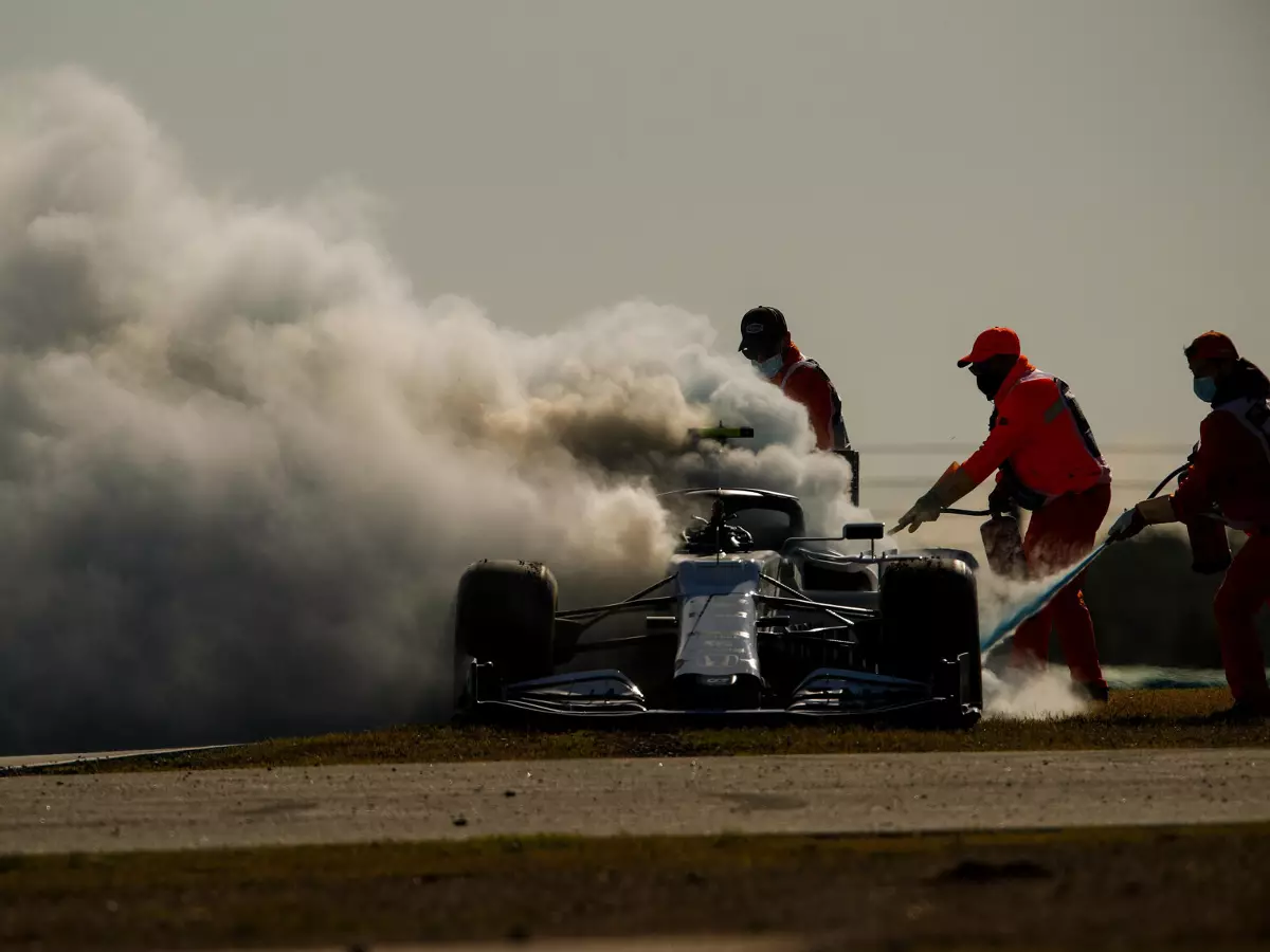 Foto zur News: Nach Feuer: Gasly droht bei Motorwechsel eine Gridstrafe