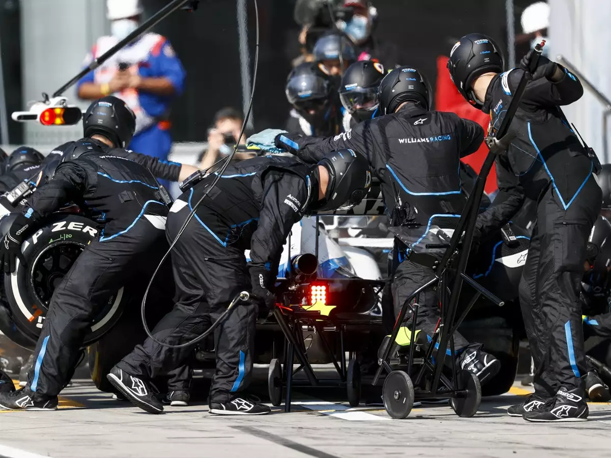Nicholas Latifi Foto zur News: Mehrere Coronafälle: Williams muss Team für Türkei-Grand-Prix umbauen