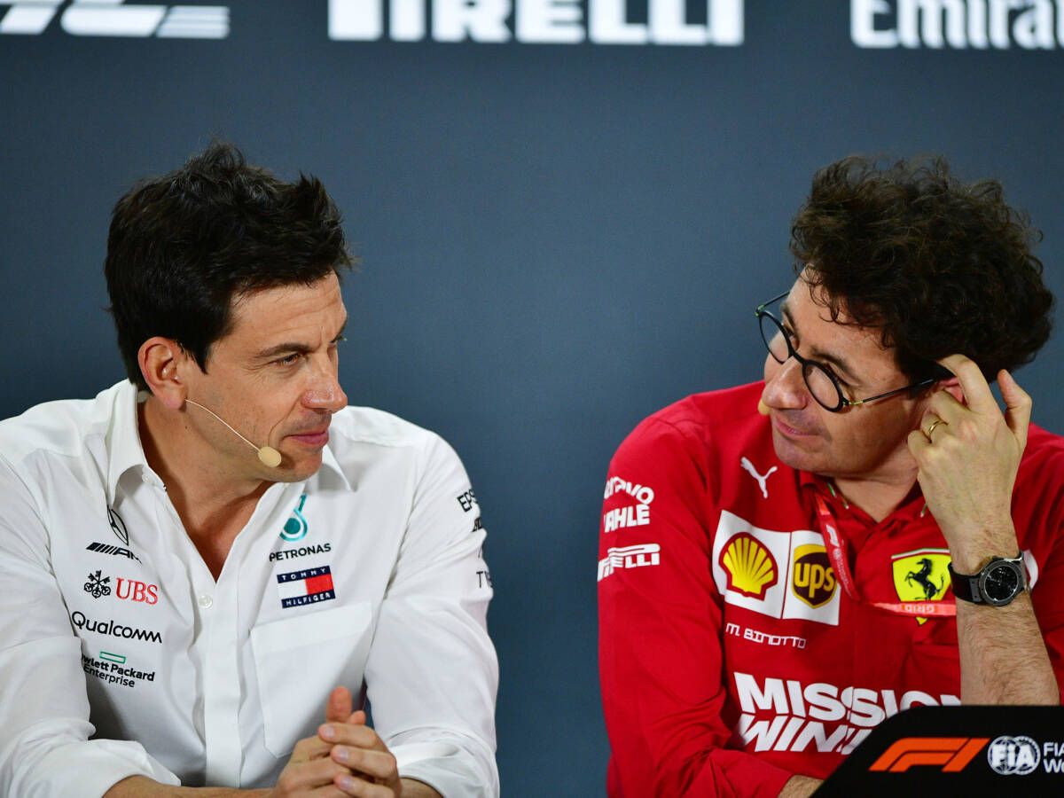 Foto zur News: Toto Wolff vermutet: Ferrari schreibt 2021 "ganz ab" und denkt an 2022