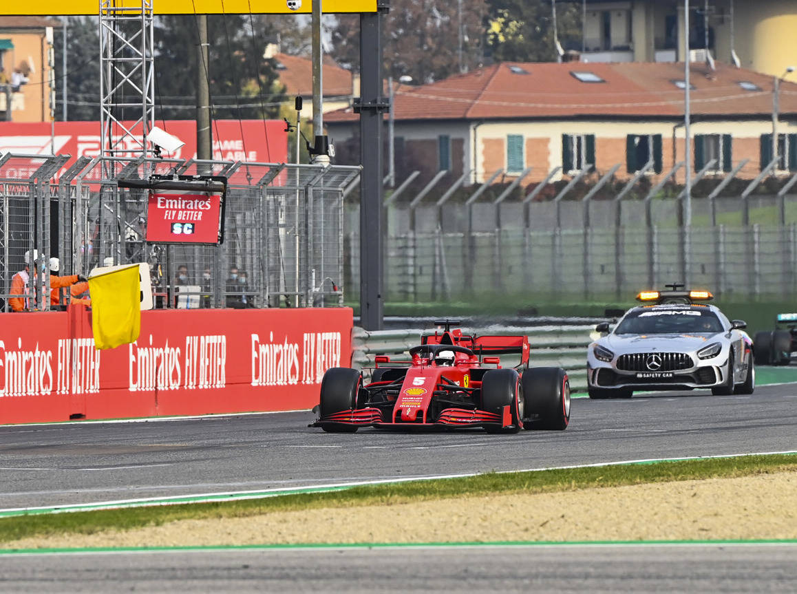 Foto zur News: Vettel: So kann die F1 "peinliches" Streckenposten-Problem lösen
