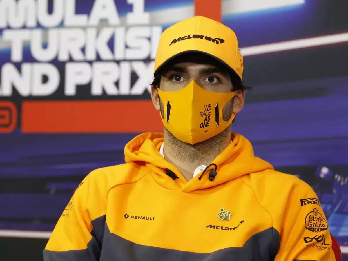 Carlos Sainz Foto zur News: Carlos Sainz: Möchte schon in Abu Dhabi den Ferrari testen