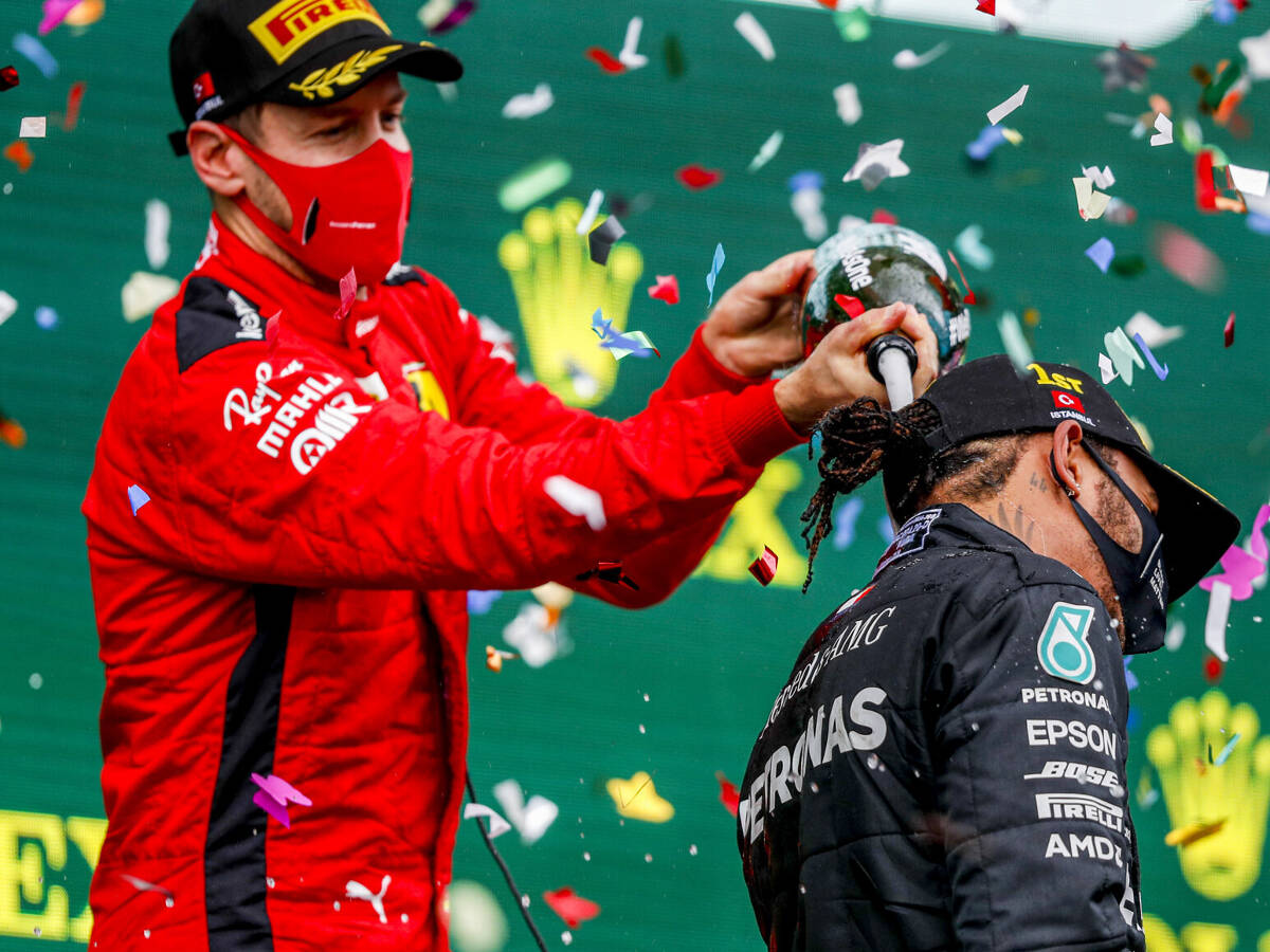 Foto zur News: Vettel mit Glück auf dem Podium: "Heute werde ich gut schlafen"