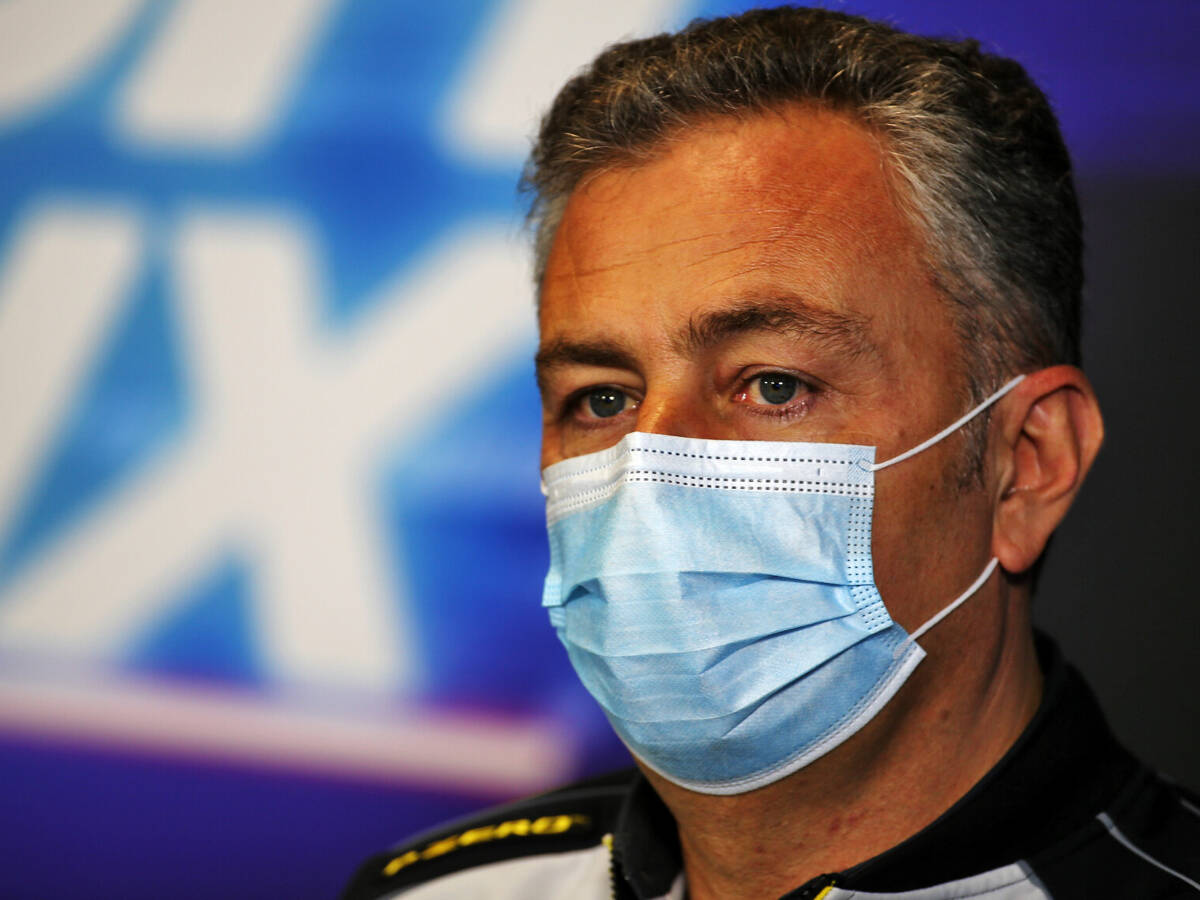 Foto zur News: Pirelli-Chef Mario Isola positiv auf das Coronavirus getestet
