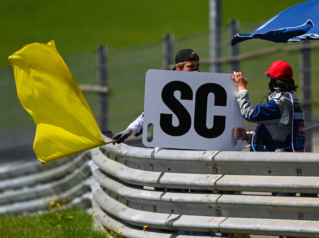 Foto zur News: Masi über Imola-Vorfall unter Gelb: Teams waren gegen Vettels Lösung