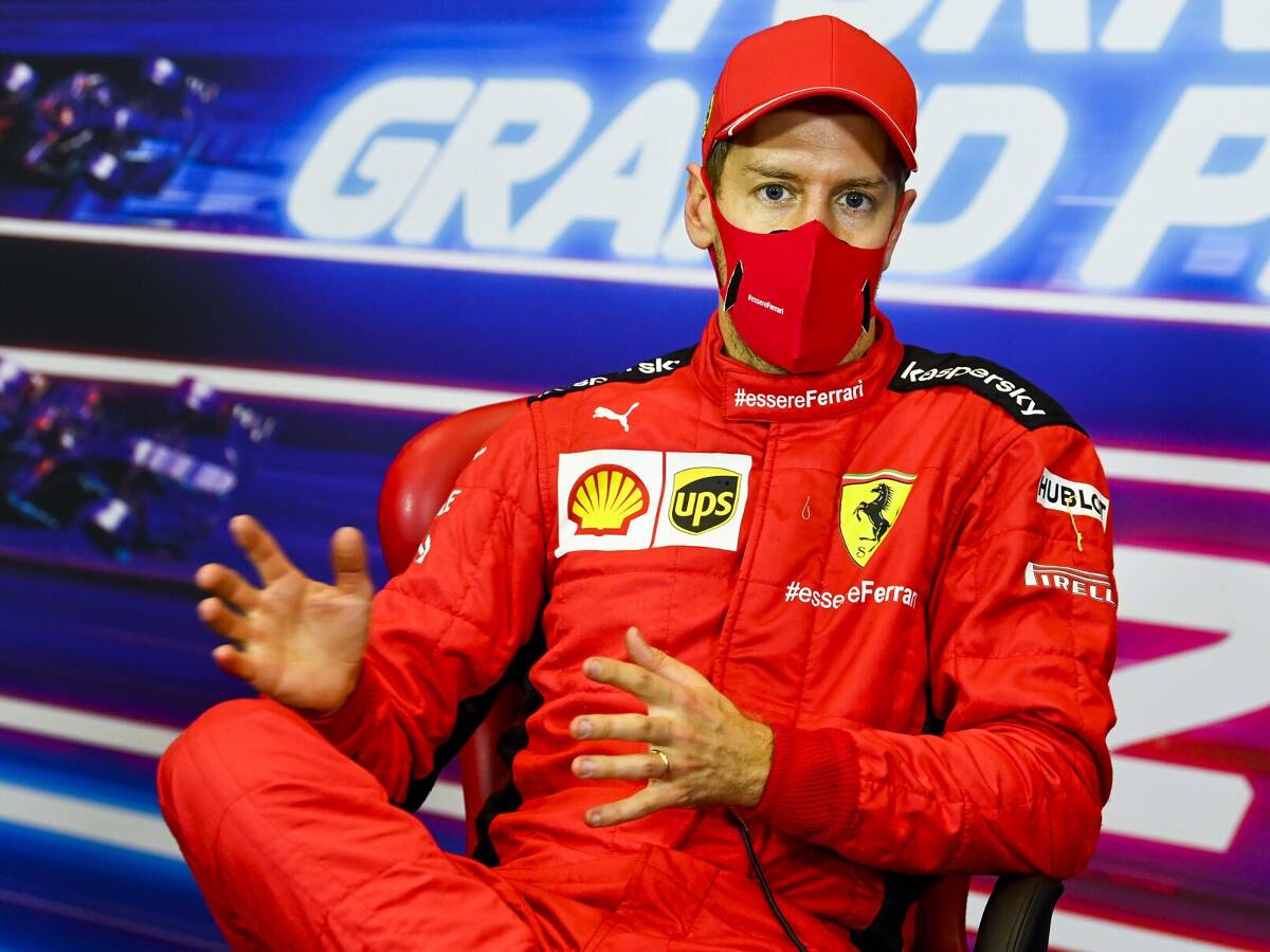 Foto zur News: Sebastian Vettel und Ferrari: "Ja, es ist nicht mehr die gro­ße Lie­bes­be­zie­hung"