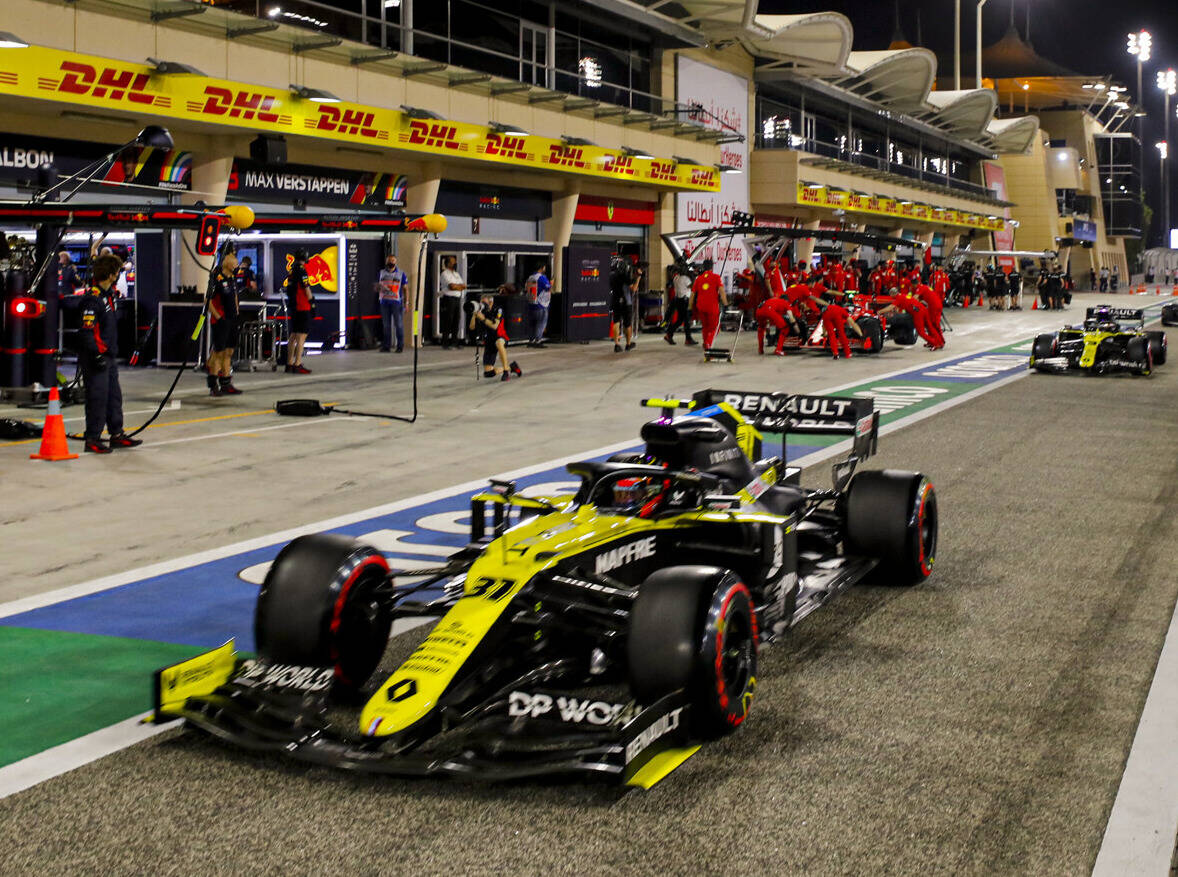 Foto zur News: Esteban Ocon vs. Daniel Ricciardo: Knapp vorbei ist auch daneben ...