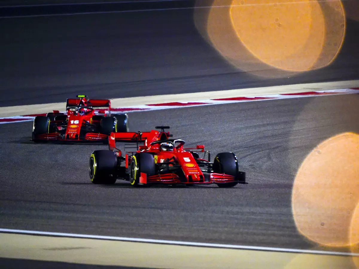 Foto zur News: Ferrari: Haben Bahrain-Wochenende mehr aufs Rennen ausgerichtet