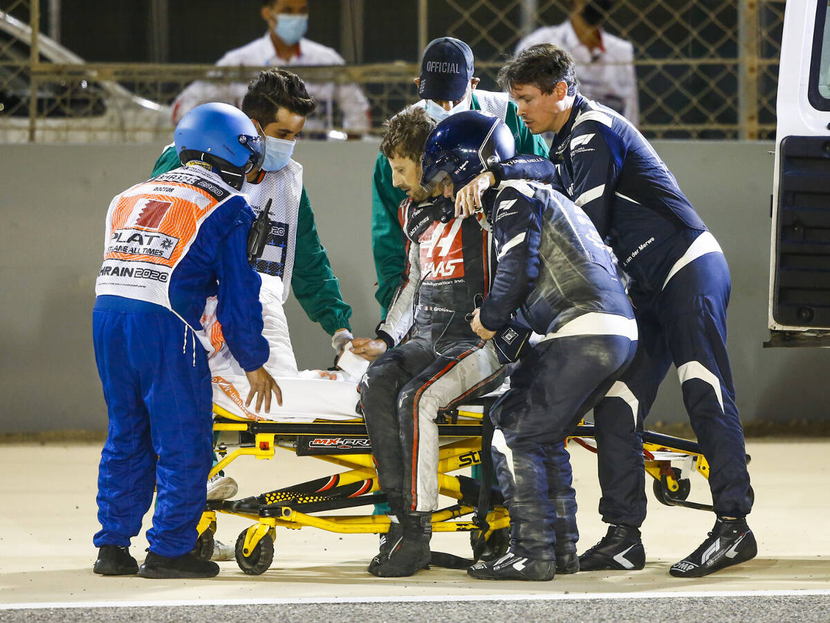 Foto zur News: Lewis Hamilton: "Bin dankbar, dass die Leitplanke Grosjean nicht geköpft hat"