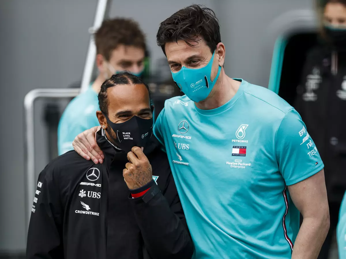 Foto zur News: Toto Wolff: Hamilton geht es "nicht großartig"