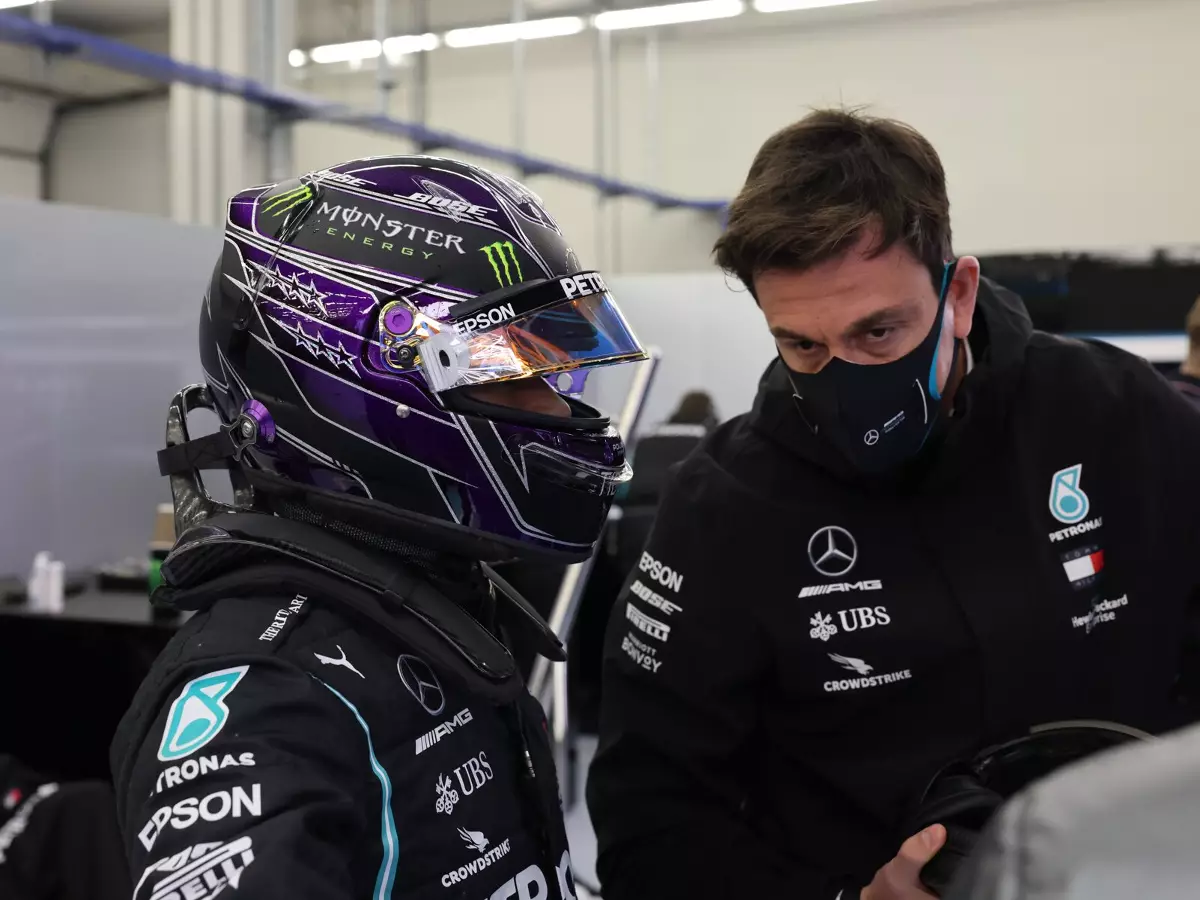 Lewis Hamilton, Toto Wolff Foto zur News: Wolff: Russells Leistungen ohne Einfluss auf Hamilton-Vertragspoker