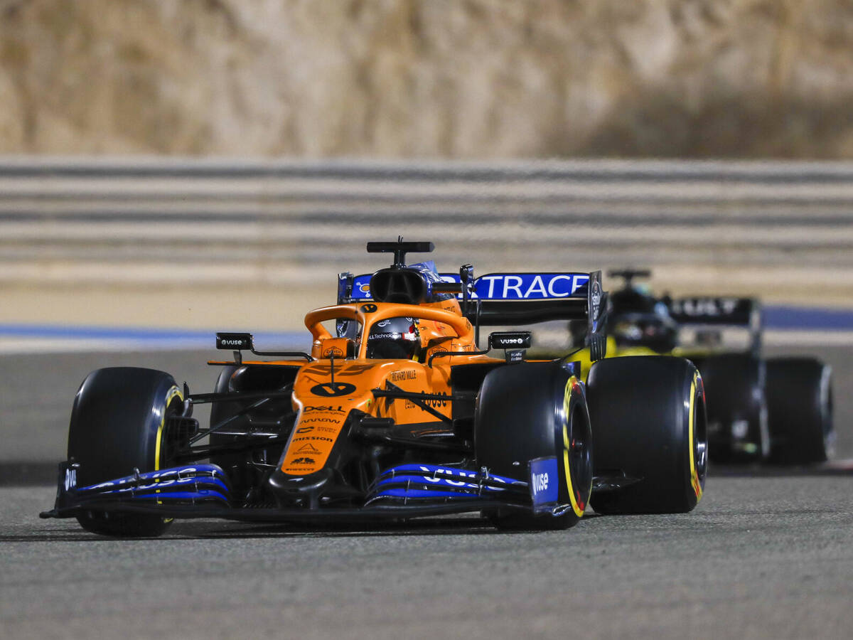 Foto zur News: Carlos Sainz: "Ein McLaren kann einen Mercedes halt nicht überholen ..."