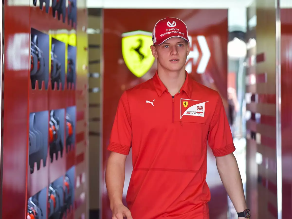 Mick Schumacher Foto zur News: Irgendwann bei Ferrari? "Der nächste Schritt ist Haas", sagt Mick Schumacher