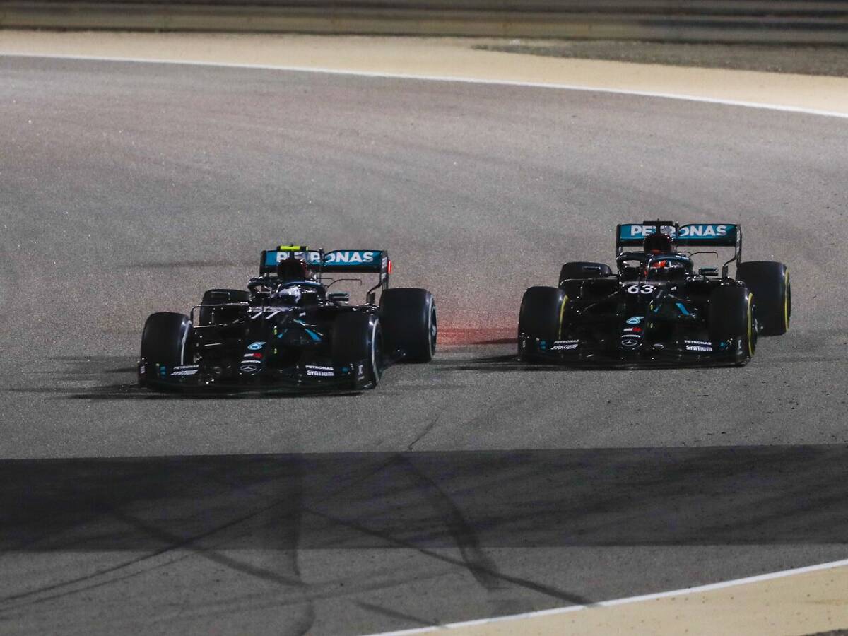 Foto zur News: Valtteri Bottas und George Russell: Voller Fokus noch auf Formel-1-Saison 2021