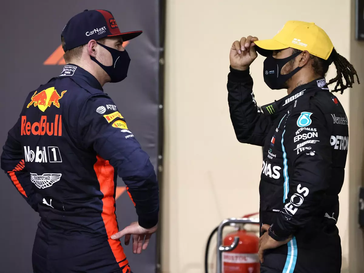 Max Verstappen, Lewis Hamilton Foto zur News: Verstappen bei WM-PK: Wäre sowieso nicht Weltmeister geworden