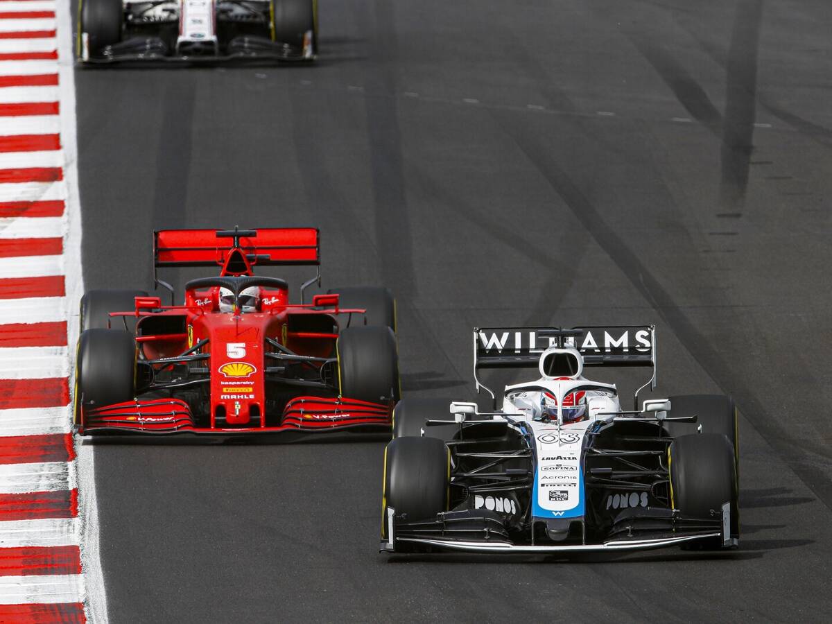 Foto zur News: Russell: Durch Rad-an-Rad-Duelle mit Vettel "drastisch verbessert"
