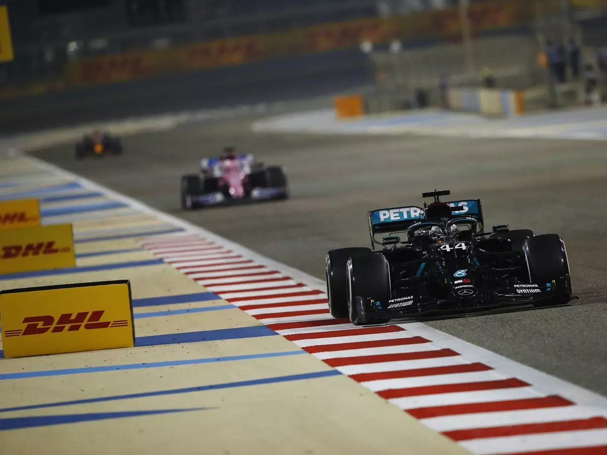 Lewis Hamilton Foto zur News: Formel-1-Wintertest 2021 voraussichtlich in Bahrain statt Barcelona
